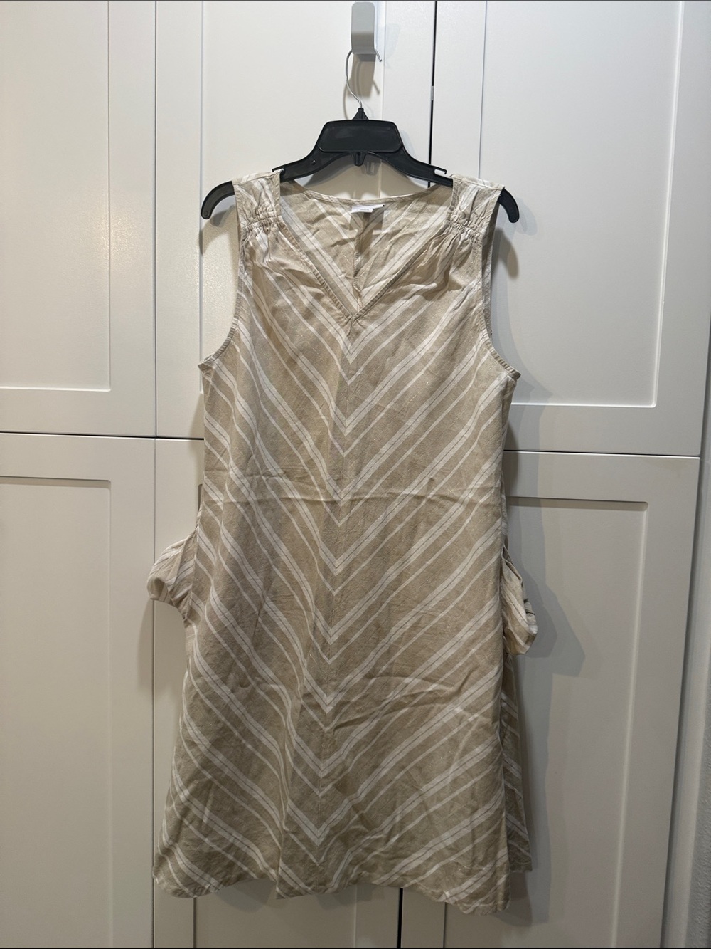 Liz Claiborne Beige and White Striped V-Neck Sleeveless Dress